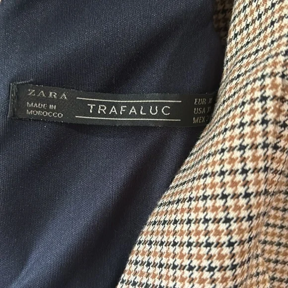 Pinafore - Picture 2 of 3